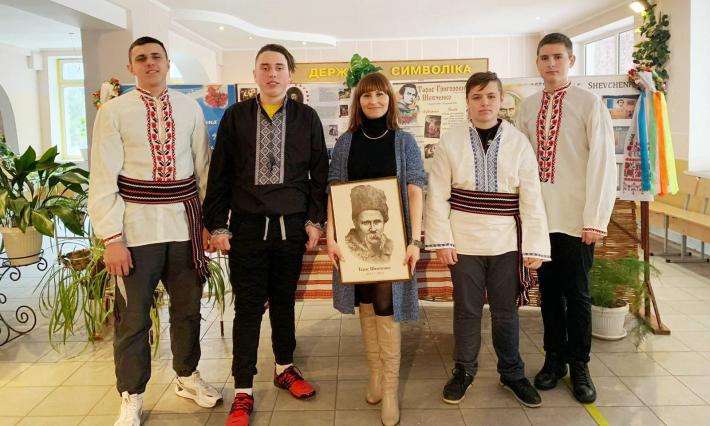 Флешмоб ВСП ЖАДФК НТУ з нагоди дня народження славетного Кобзаря