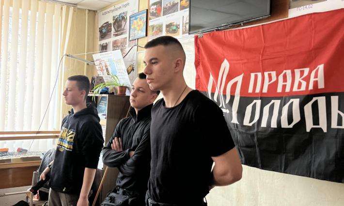 Класна година для груп 1М-1155 та 2Д-1139 « Права молодь»