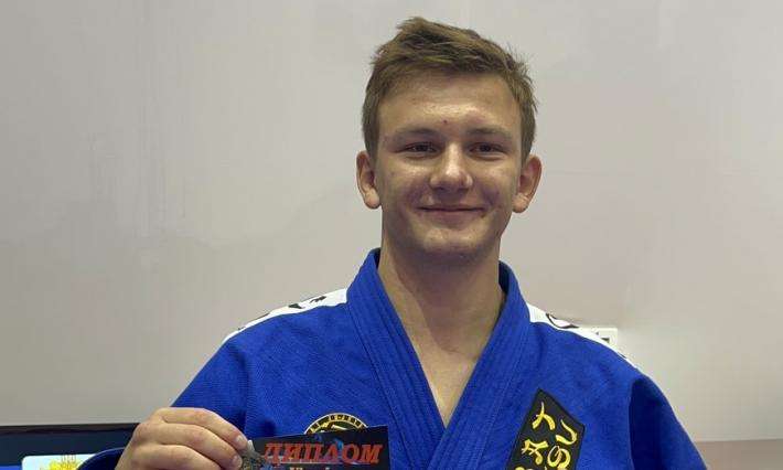 Студент групи 4Д-1108 Поляков Ілля зайняв ІІІ місце у змаганнях з Комбат Дзю-Дзюцу бойовий розділ на Кубку України.