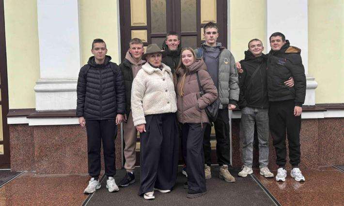 Студенти 1Дс-1173 на відкритті фестивалю «Мистецтво свободи, мистецтво гідних людей» у Житомирі