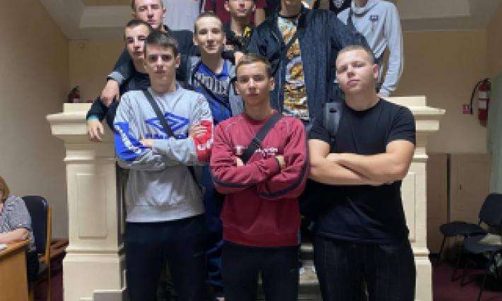 Студенти групи 2М-1127 на запрошення Управління культури та туризму Житомирської облдержадміністрації відвідали тематичну виставку «Житомирська палітра.